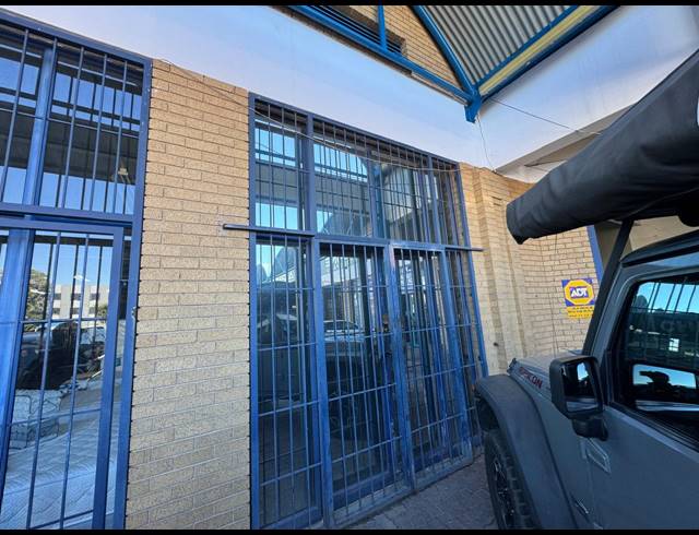 191M² WAREHOUSE TO LET IN WYNBERG